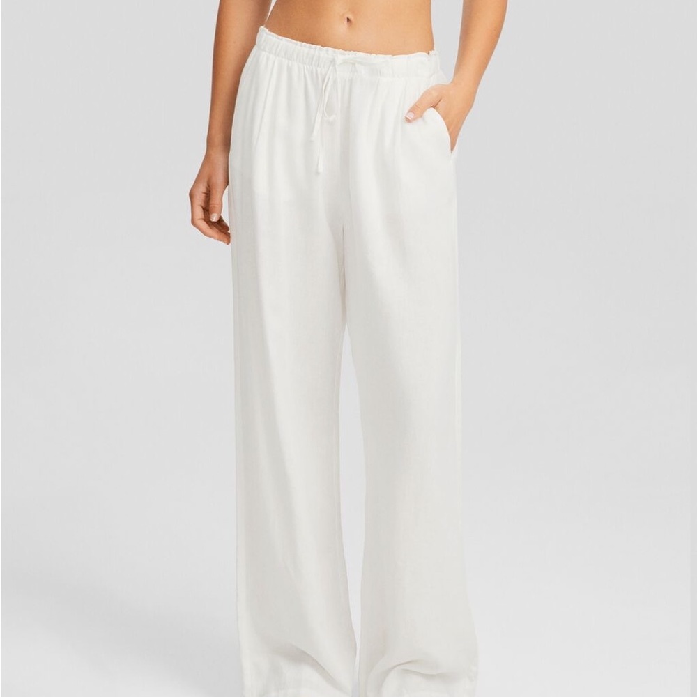 Bershka - Wide-leg linen blend trousers with gathered waist